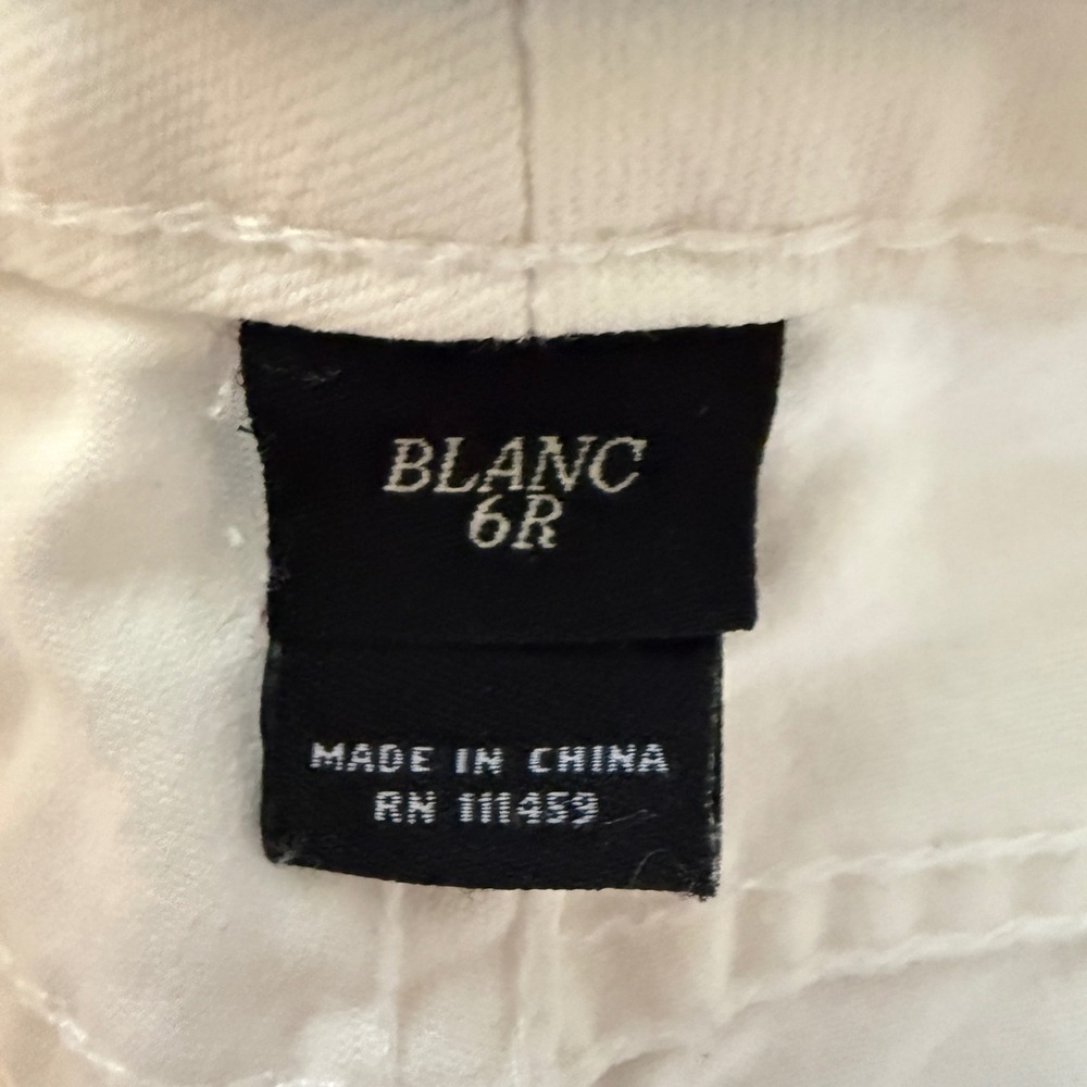 White House Black Market Cropped Jeans in White - Picture 7 of 16
